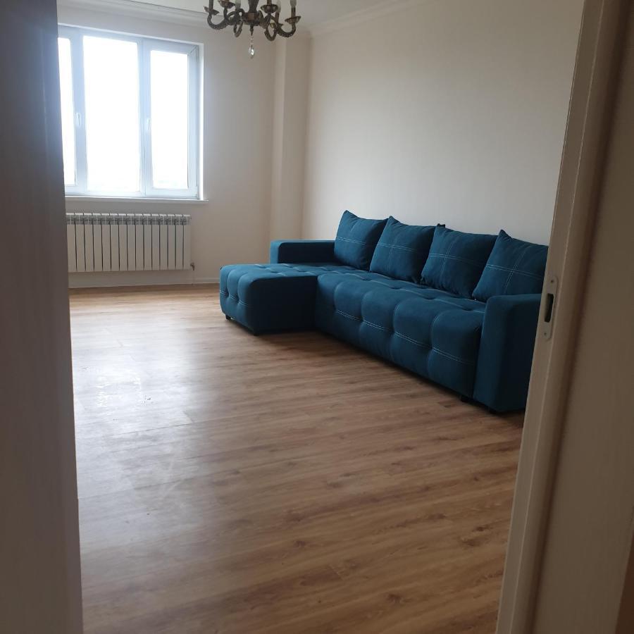 Uzak Apartment 2 Alma-Ata Buitenkant foto